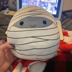 Milo the Mummy Squishmallow Halloween edition